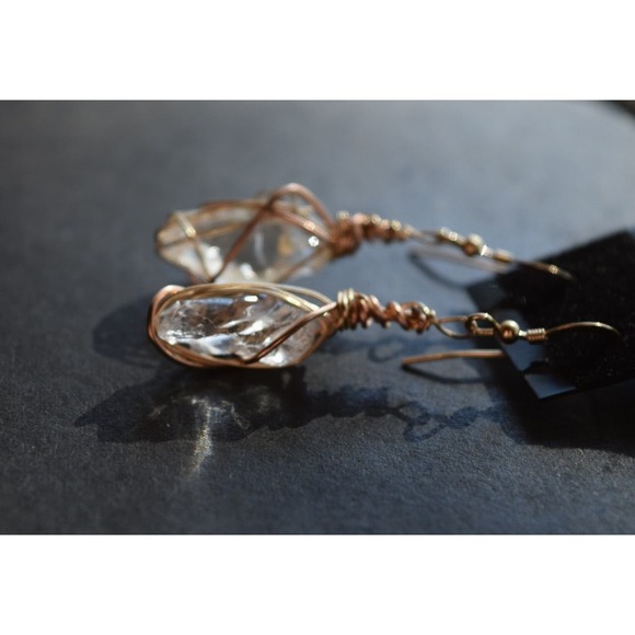 Large Dangle Earrings, Large Raw Diamonds, Gold Wire Wrapped Earrings, R… - Picture 4 of 5